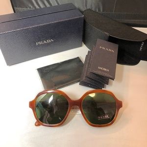 NWT Prada Brown Sunglasses!!! SUPER CUTE